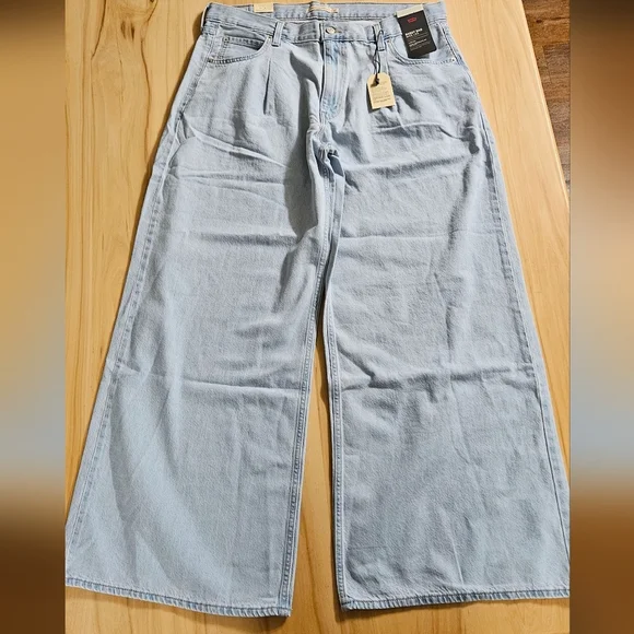 NWT Levi's Baggy Dad Wide Leg Lightwash womans jeans 32x32 - Picture 13 of 14